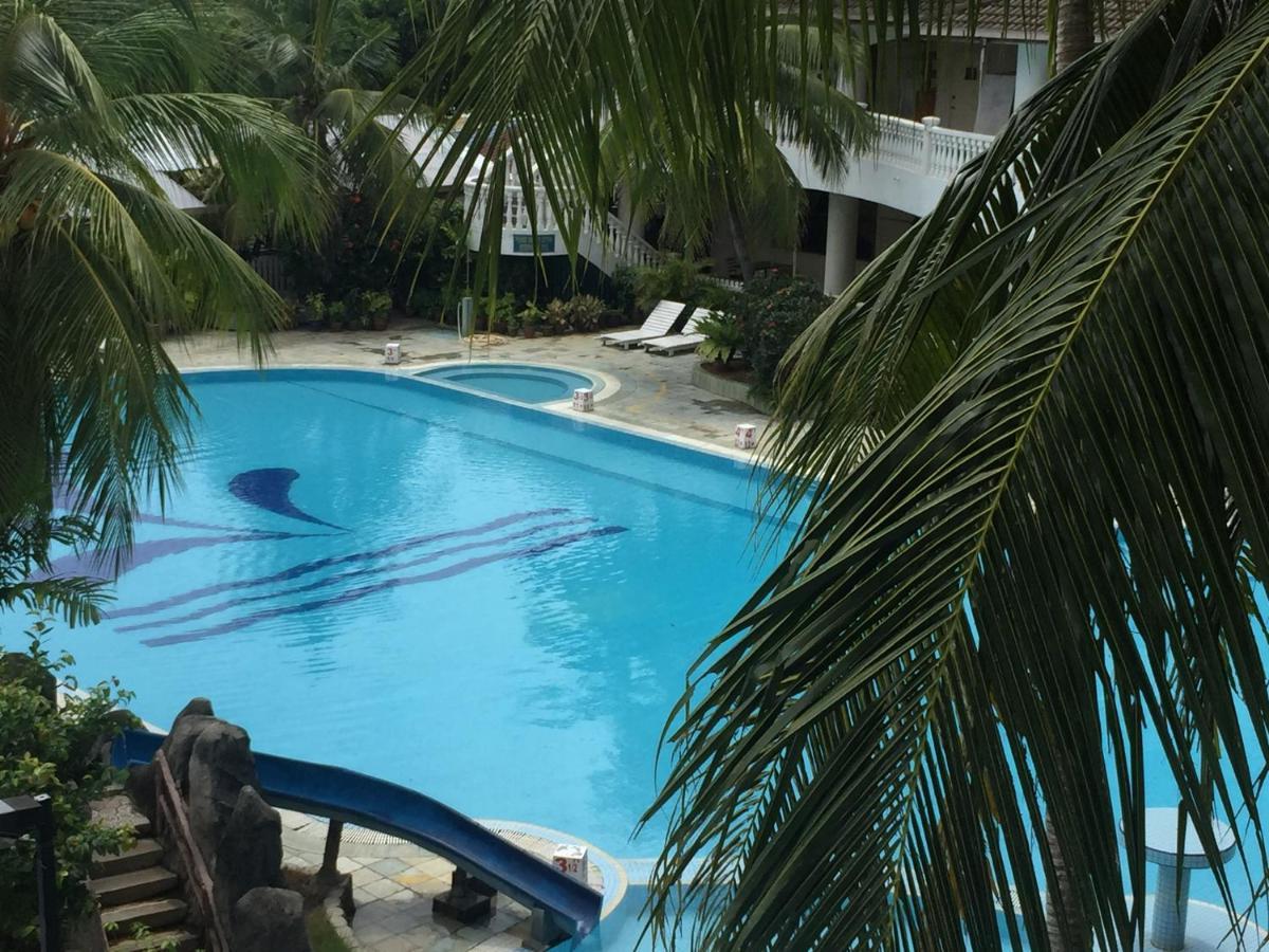 Pd Bayu Beach Resort Private Service Apartment Porto Dickson Exterior foto