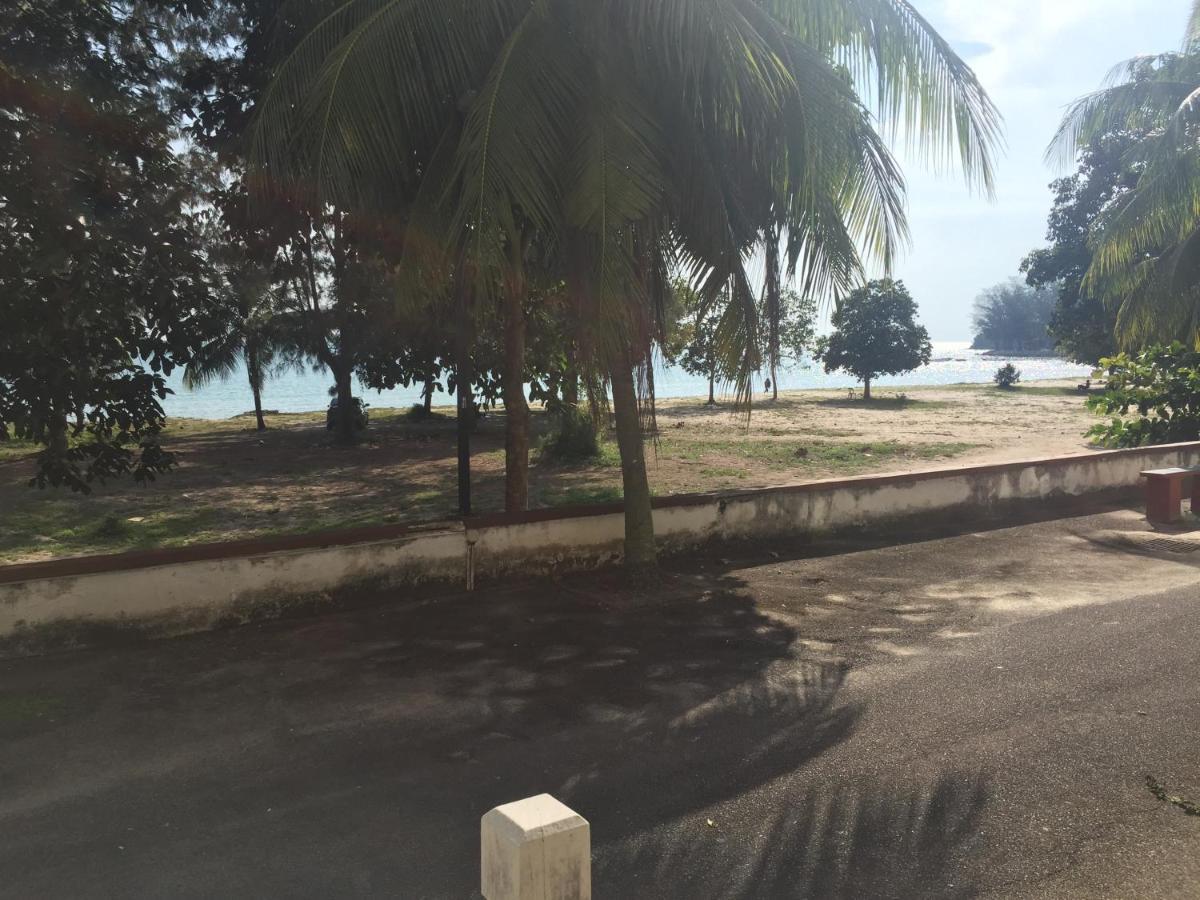 Pd Bayu Beach Resort Private Service Apartment Porto Dickson Exterior foto