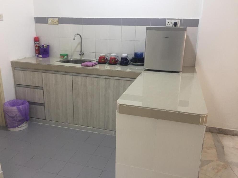 Pd Bayu Beach Resort Private Service Apartment Porto Dickson Exterior foto