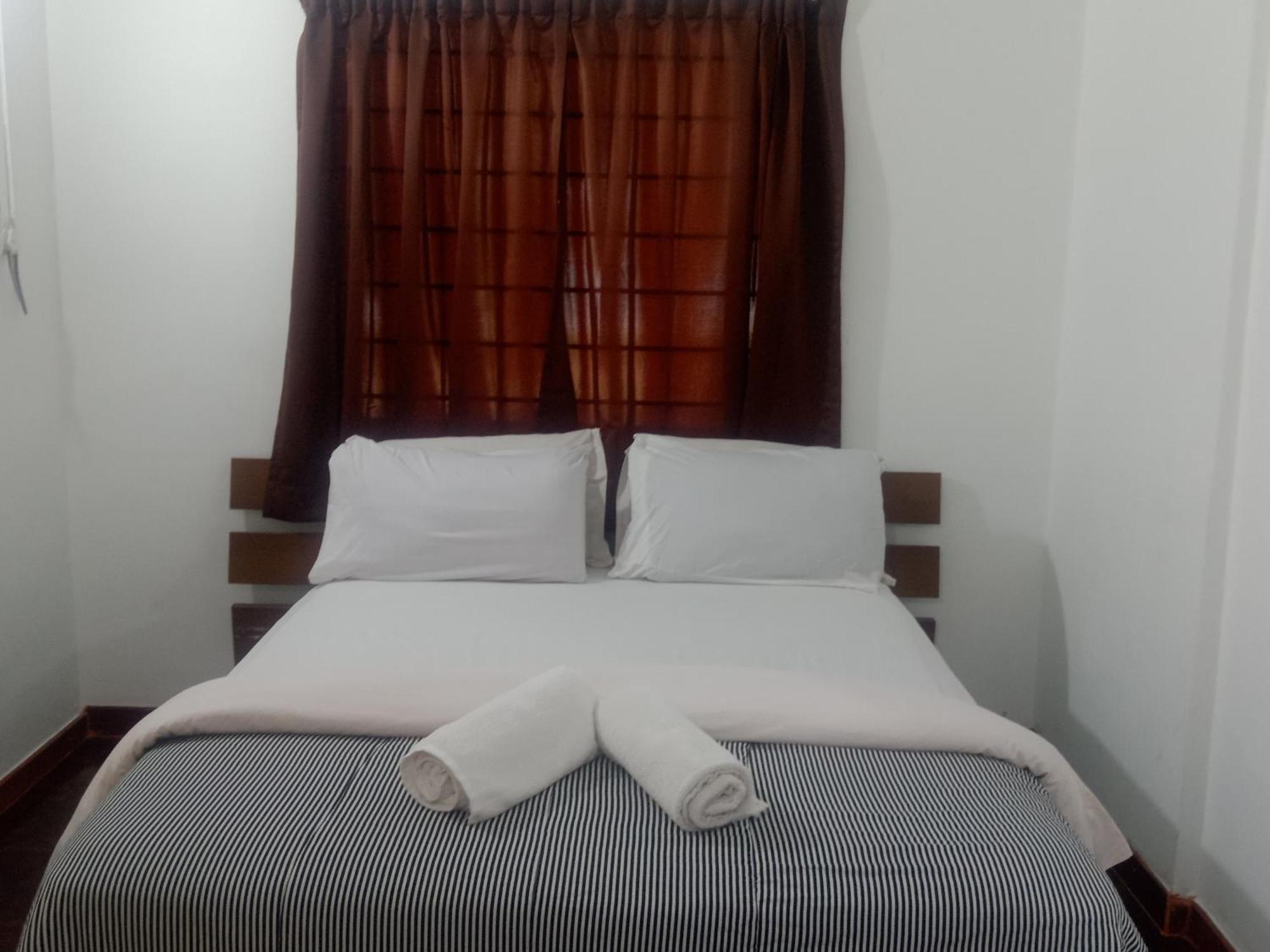 Pd Bayu Beach Resort Private Service Apartment Porto Dickson Exterior foto